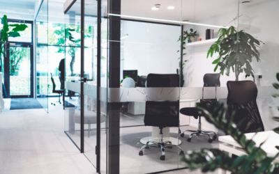 Mikrobiuro w hotelu w Brzesku – innowacyjne rozwiązanie dla biznesu i podróżujących przedsiębiorców