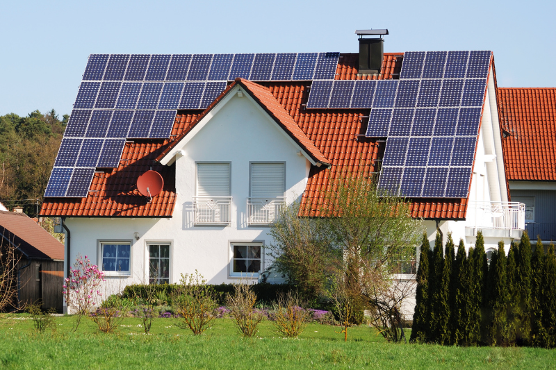 Dom w Bochni z panelami fotowoltaicznymi