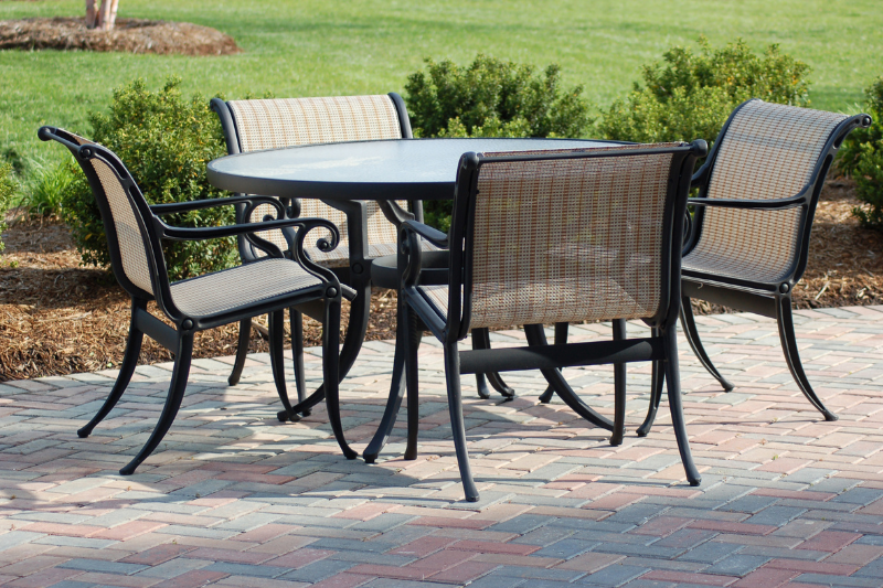 Komplet krzeseł i stołu w Rzeszowie